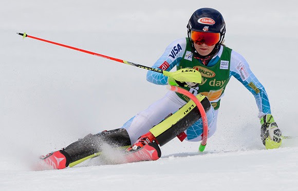 Mikaela Shiffrin charges en route to her 18th career World Cup victory Monday in Crans-Montana. (photo: Getty Images/AFP-Fabrice Coffrini)