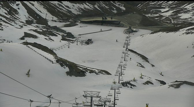 The Remarkables Extends Spring Skiing