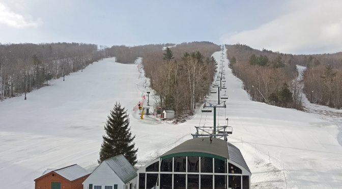 New Hampshire Ski Area Tries New Strategy: Cheap Passes, Free Lessons