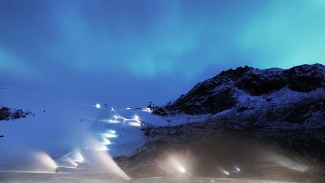 Snowmaking was going full-throttle on the Rettenbach Glacier in Soelden, Austria on Friday. (photo: FIS)