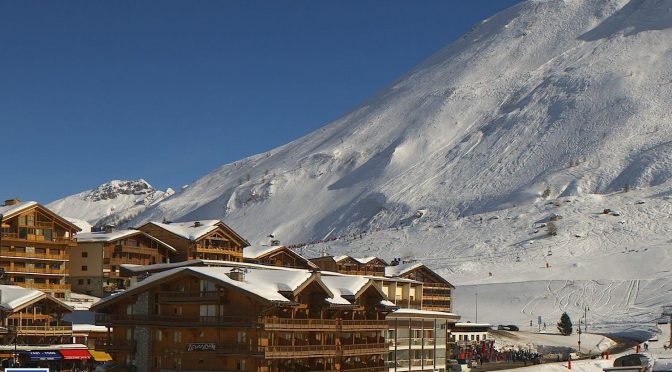 Both Monday's avalanche and rescue efforts are visible in this webcam image from Tignes, France. (photo: Tignes)