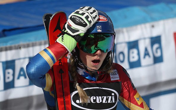 Mikaela Shiffrin reacts after Wendy Holdener of Switzerland skied off course in the second run in Squaw Valley, California. (photo: Getty Images/Ezra Shaw via USSA)